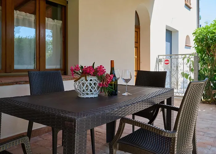 Podere Le Sugherine Nyaraló